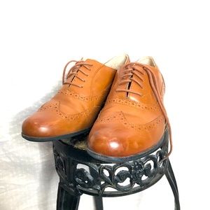 Tan Clark Oxford shoes size 9
